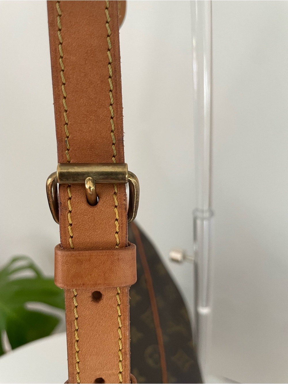 Louis Vuitton Monogram Canvas Shoulder Bag with Vachetta Trim - Picture 7 of 12